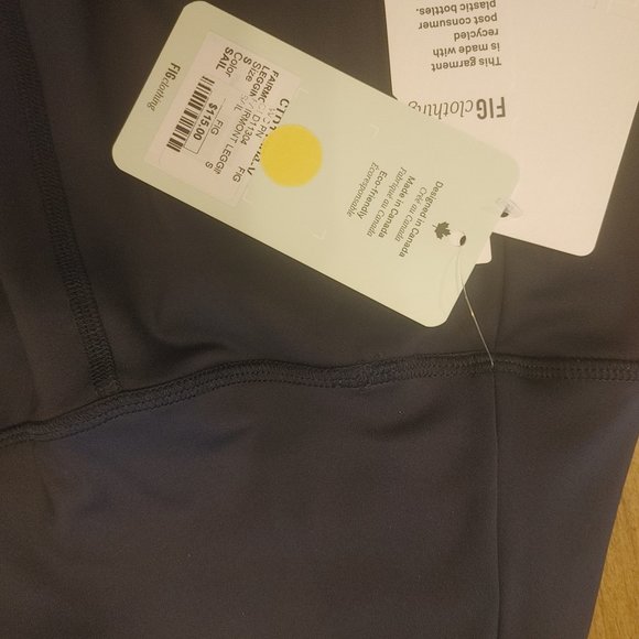 New yoga pants - Picture 2 of 7